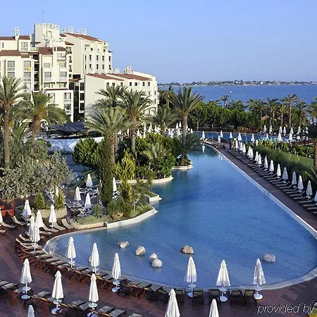 Paloma Perissia Side