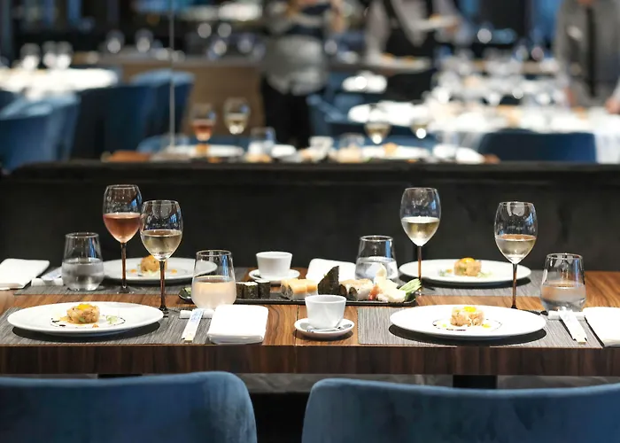 Paloma Perissia Side