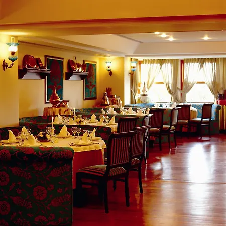 Paloma Perissia Side