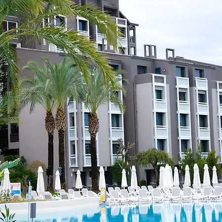 Paloma Perissia Feriested Side