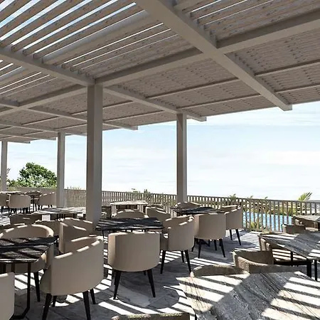 Paloma Perissia Feriested Side